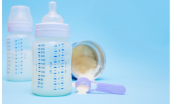 Bottle containing reconstituted infant formula