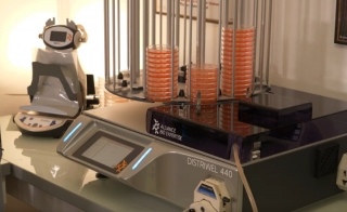 Standardise Pour Plate Preparation by Automating Media Dispensing and Plate Stirring